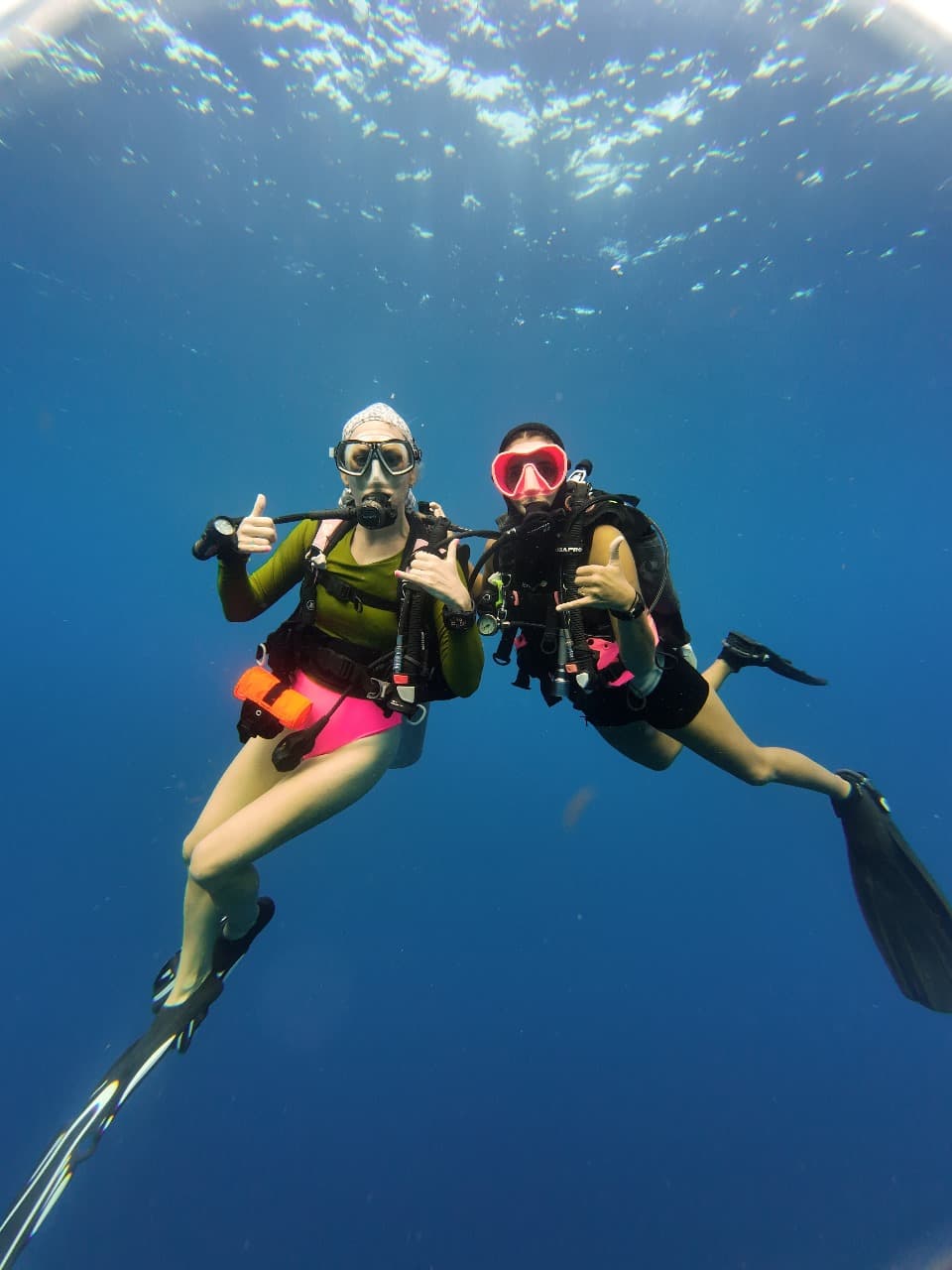 Advanced Open Water diver exploring a wreck